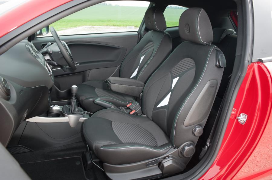  Alfa Romeo MiTo Twin Air 2014 года  (UK) (фото 22 из 23)